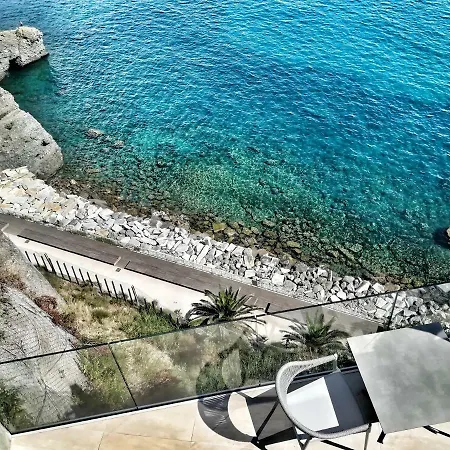 Capo Torre & Apartamento Albisola Superiore